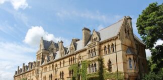 Jaką trzeba mieć średnia aby dostać się na Oxford?
