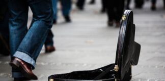 Jak odmienia się przez przypadki?